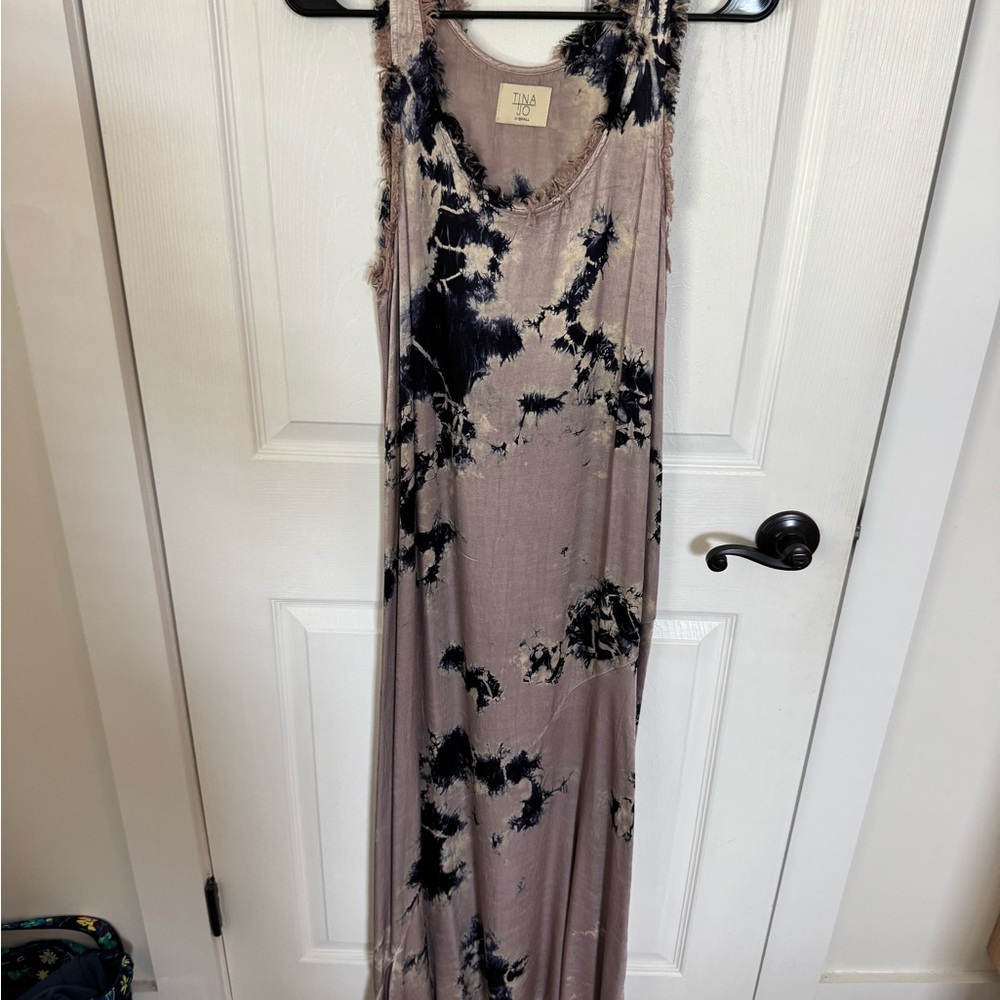 Trendy Tie-Dye Maxi Dress in Black and Gray